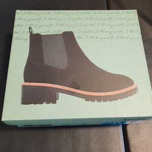 Kensie Women's Black Chelsea Boots